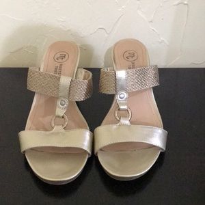 Mootsies Tootsies gold wedge sandals size 8